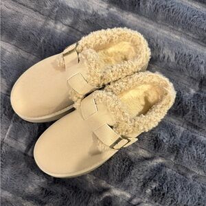 Fuzzy platform slippers